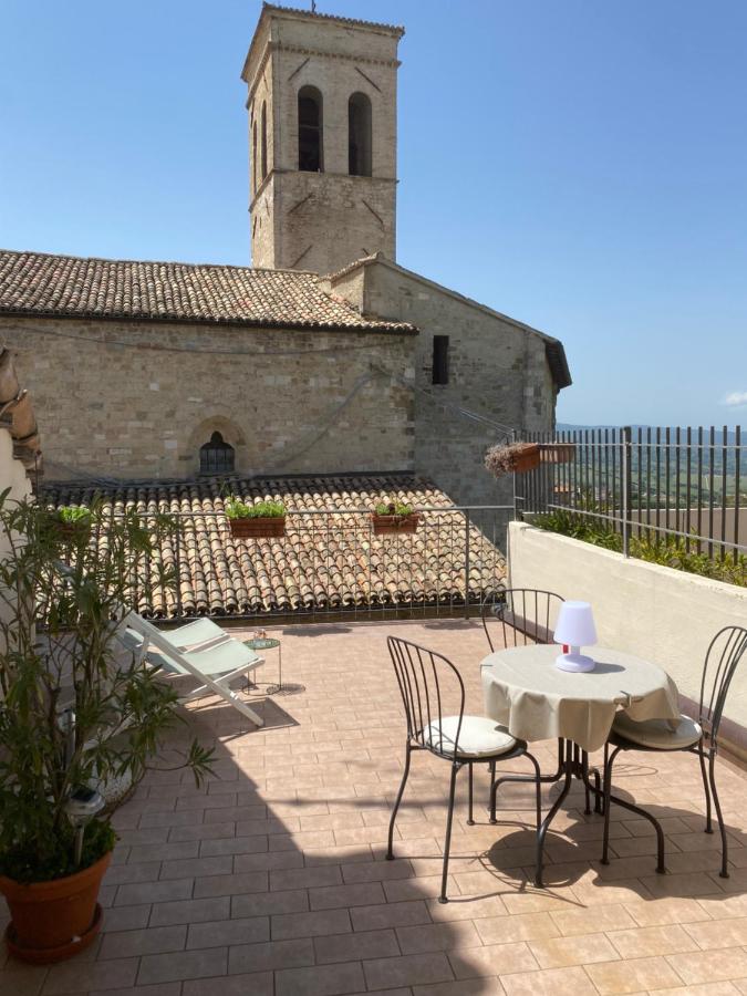 App. con terrazza panoramica in centro-Montefalco - B&B