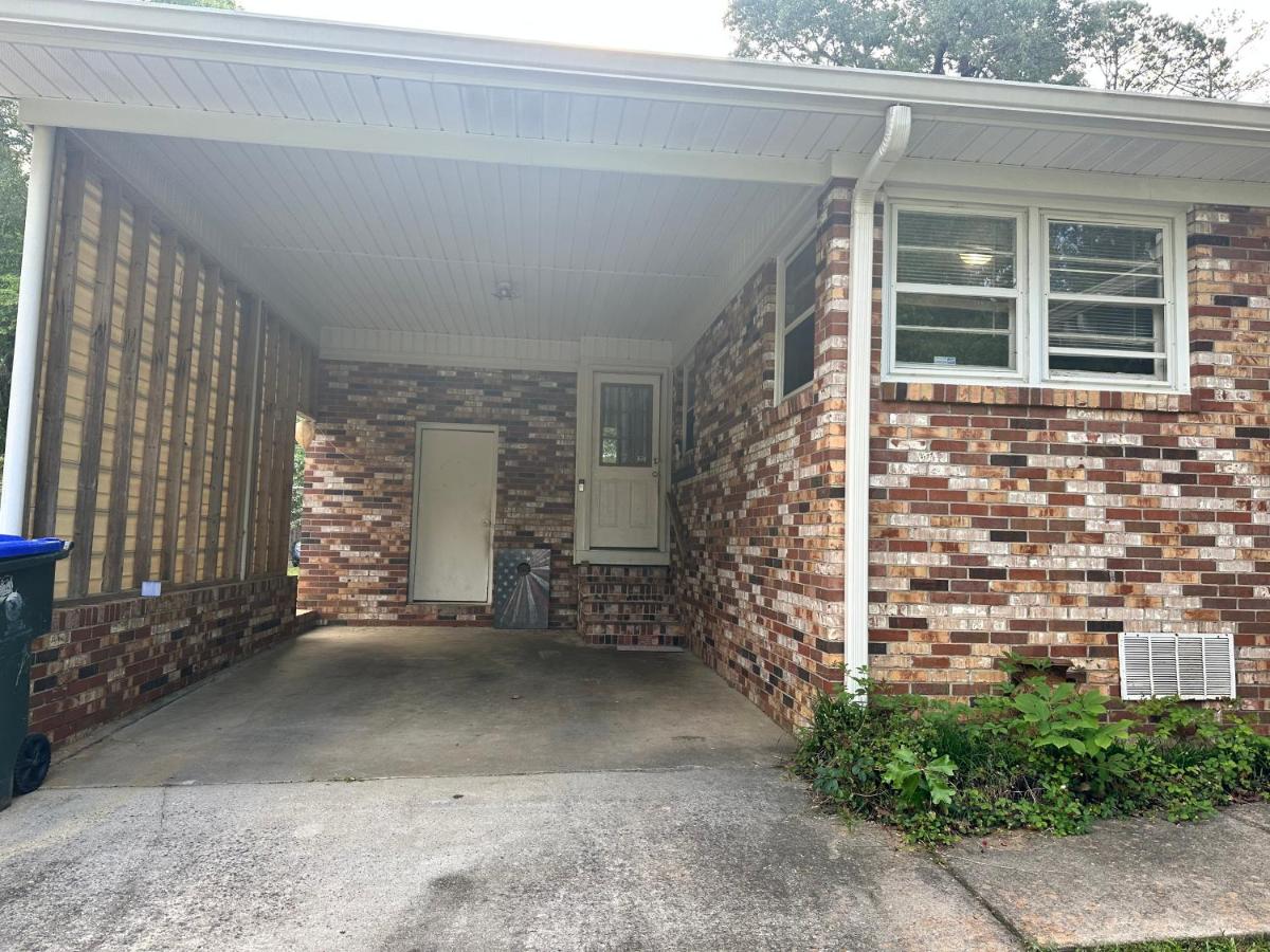 Duplex style home-quiet area - B&B