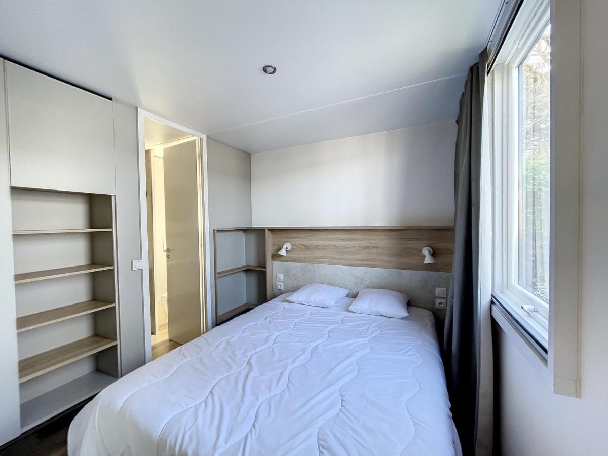 Mobil-home 3 chambres avec piscine chauffée, proche plage et commerces - FR-1-361A-16 - B&B