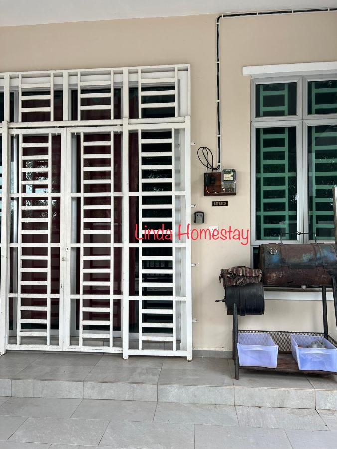 Homestay Murah Terengganu Linda UMT UnisZa - B&B