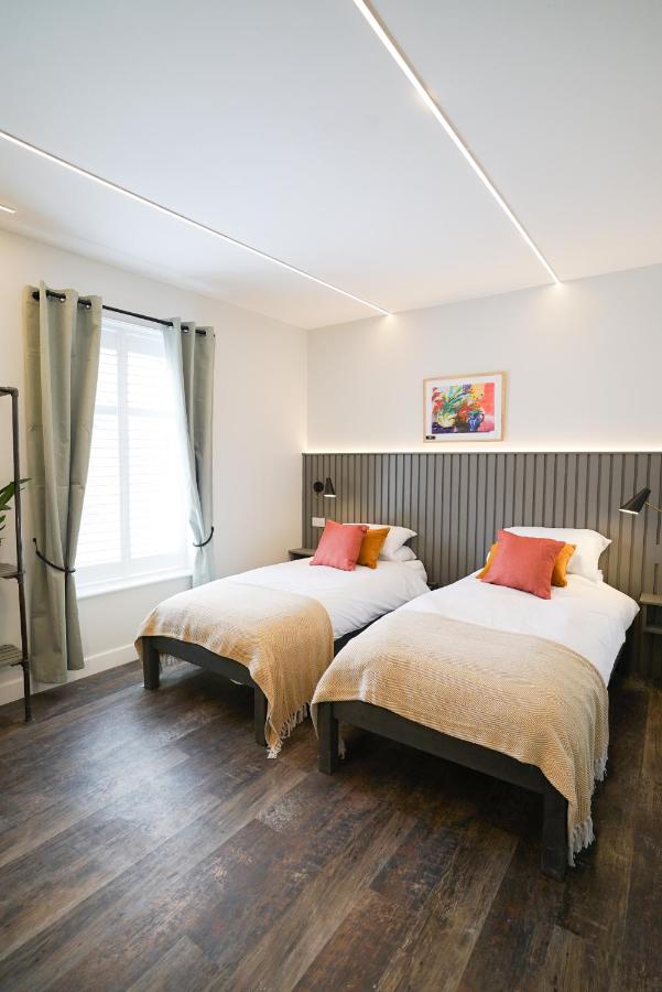 Twin Room with Private Bathroom