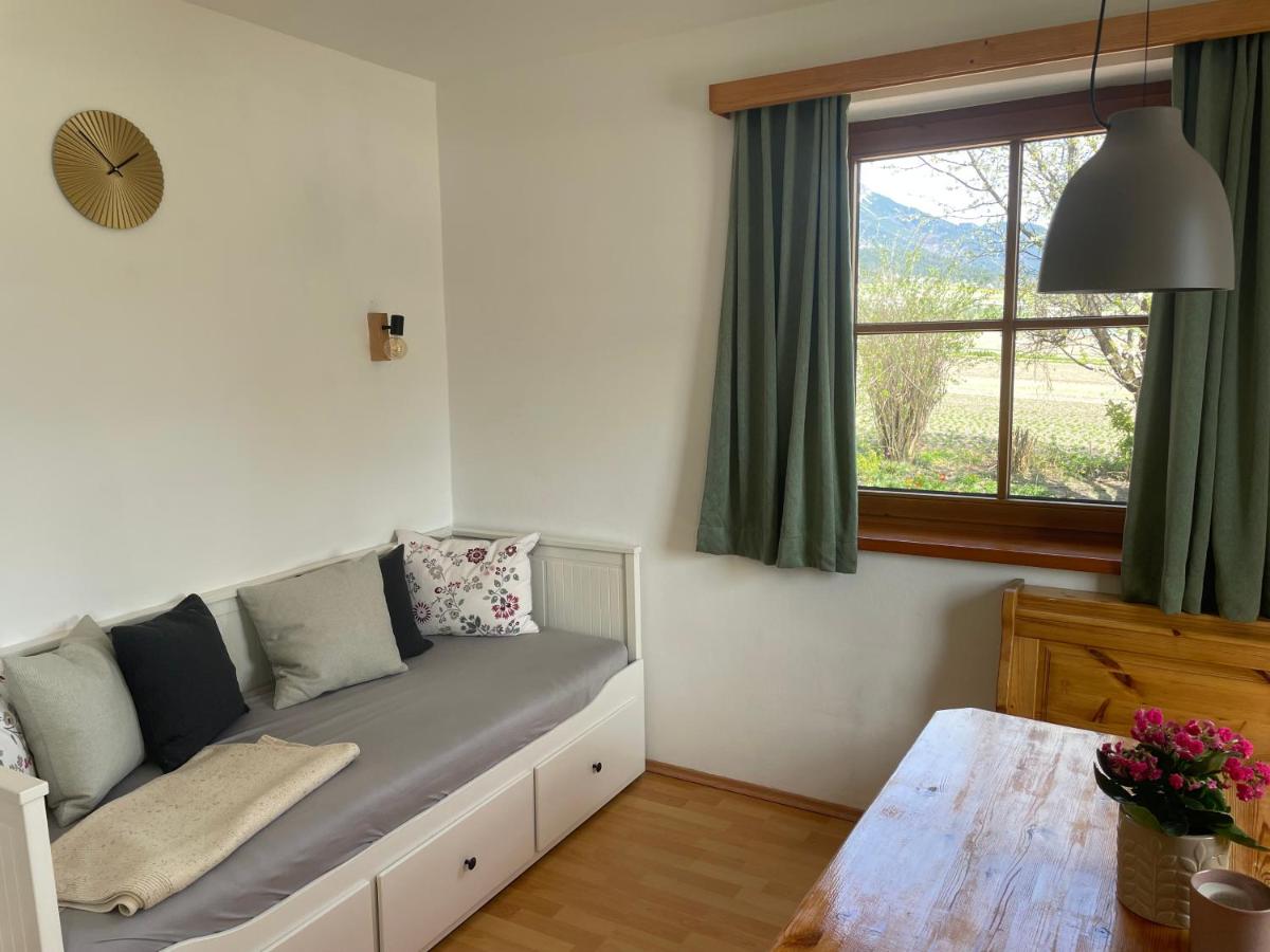 Apartamento de 1 dormitorio con balcón y vistas a la montaña 