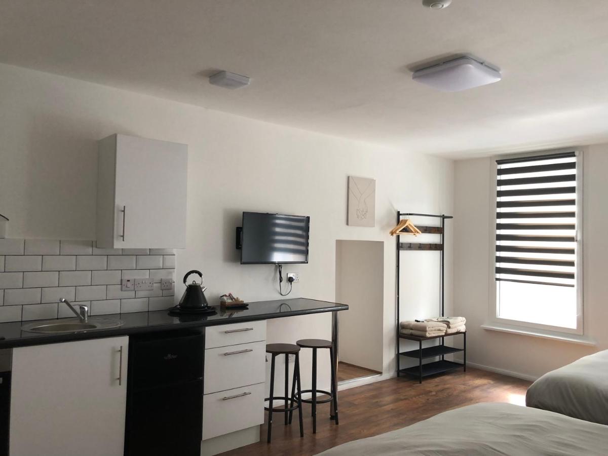 Studio in Bolton town, Short stay studio 4 - B&B Bolton