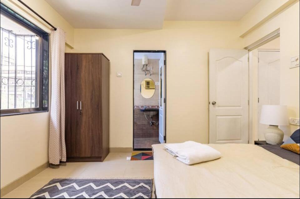 2BHK, Off Carter Rd, Bandra West - B&B