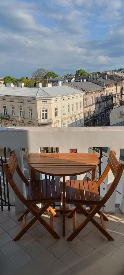 Apartment mit Balkon