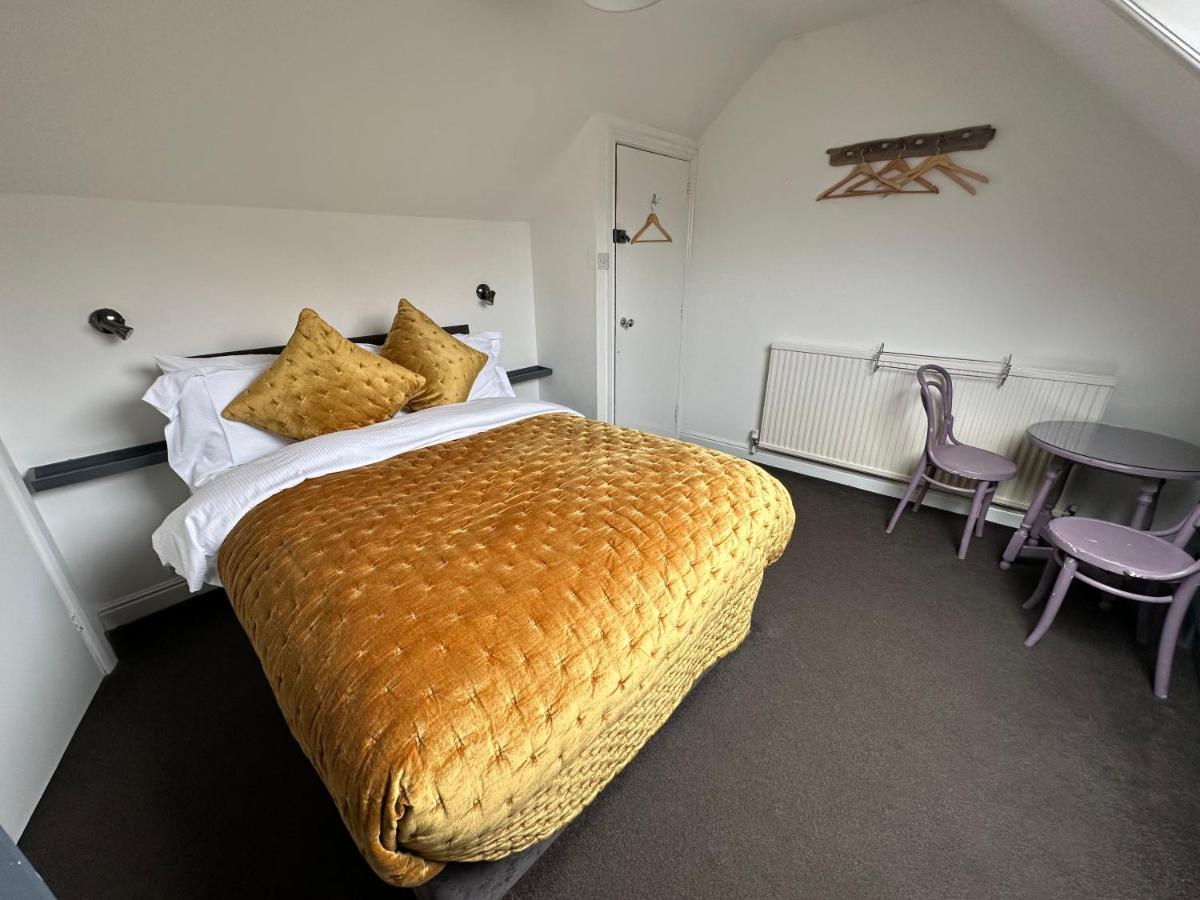 Double Room with Private External Bathroom