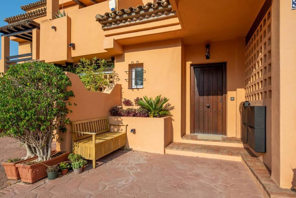 Luxury 5-Bedroom Townhouse in Puente Romano - B&B Marbella