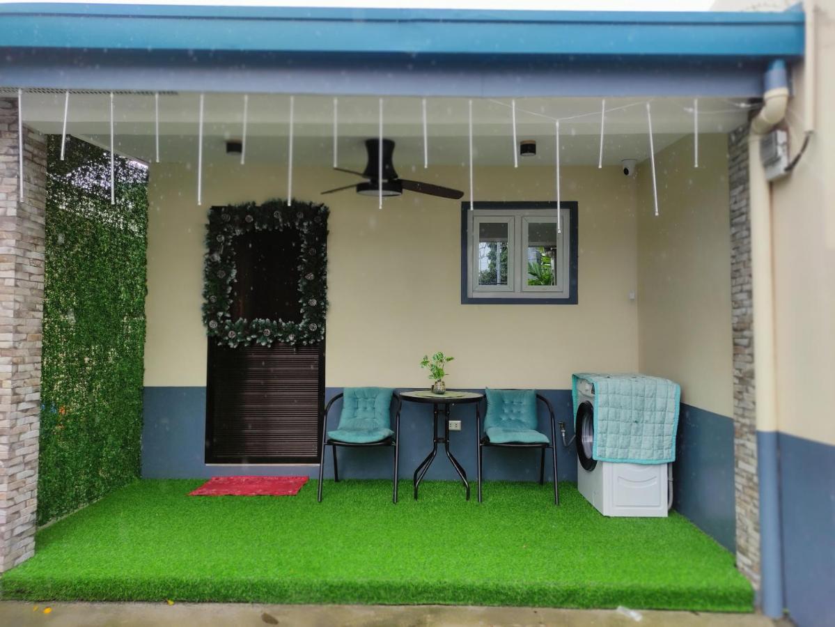 B&B Daraga - Casita de Reina Staycation House - A cozy 1-Bedroom condo-style house - Bed and Breakfast Daraga