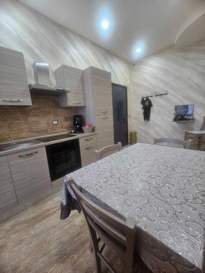Camera Matrimoniale Deluxe (2 Adulti + 1 Bambino)