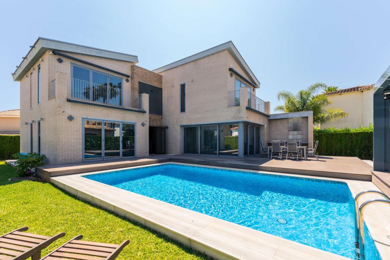 Villa Beachside Retreat by ON Travel - Ferienwohnung Oliva