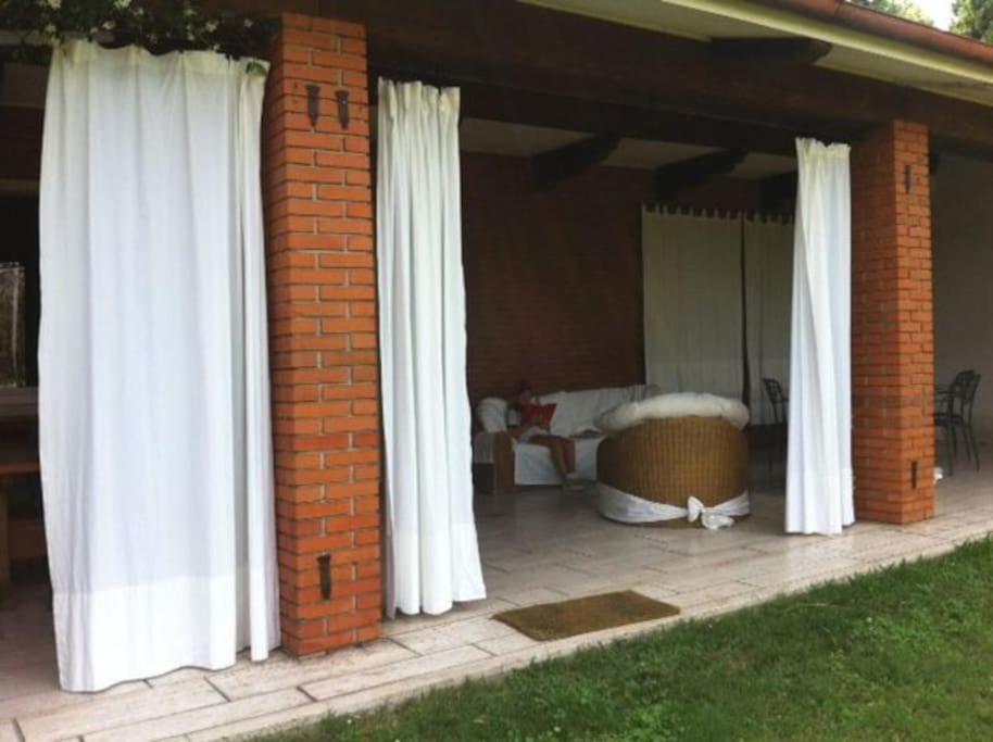 Ampia Villa con splendida vista lago - Bed and Breakfast Pastrengo