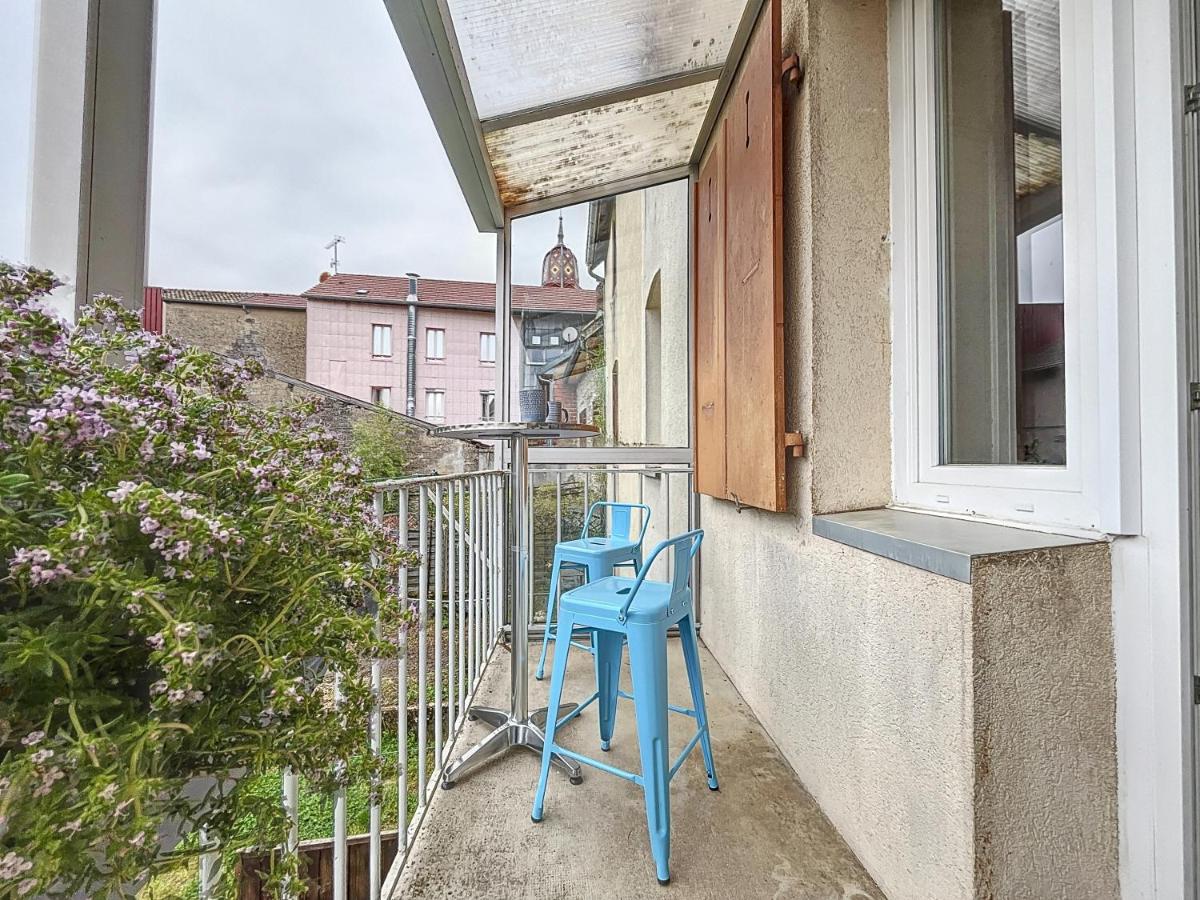 grand appartement centre-ville - B&B Clairvaux-les-Lacs