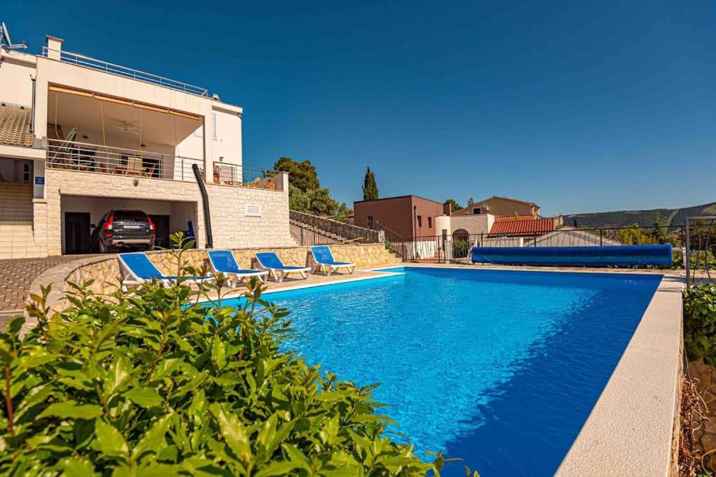 Amazing Mediterranean view Villa Oliva Zaboric - Chambres d’hôtes Zaboric