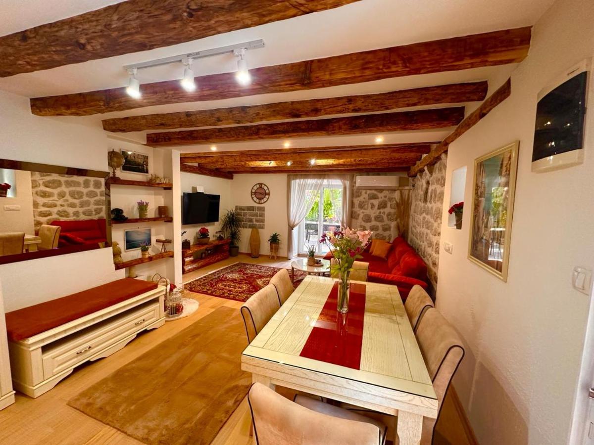 B&B Kotor - Holiday Home Nautica - Bed and Breakfast Kotor