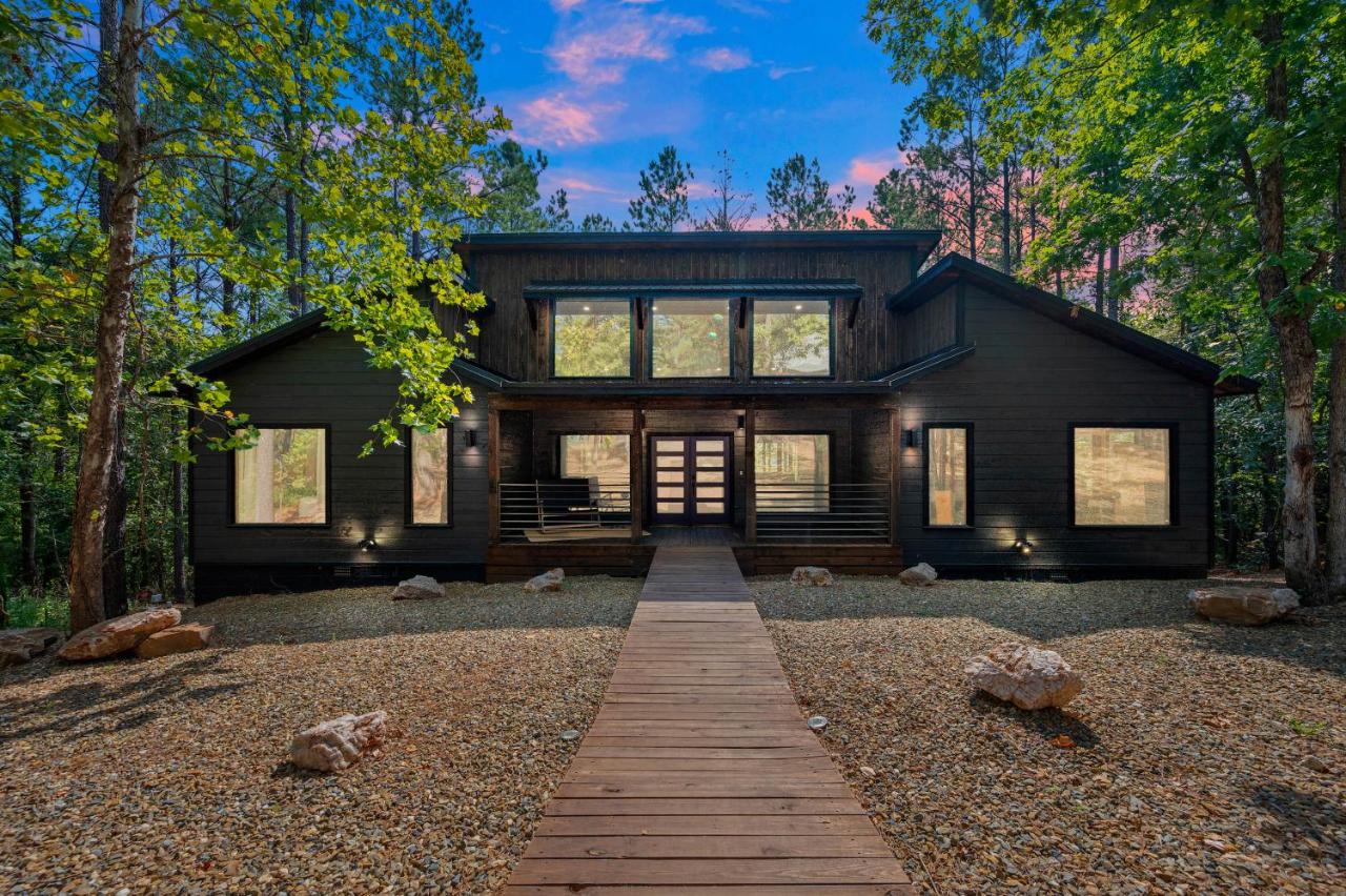 Luxe Broken Bow Vacation Rental Hot Tub and Pets OK - Chambres d’hôtes