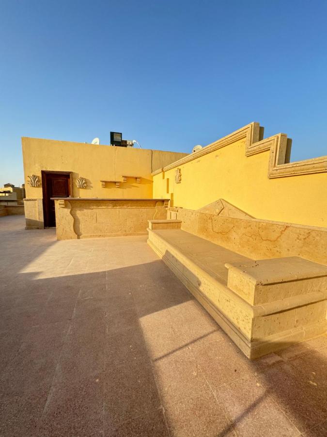 Luxury 5BR Villa with Sea View & Garden in Einbay - B&B Al ‘Ayn as Sukhnah