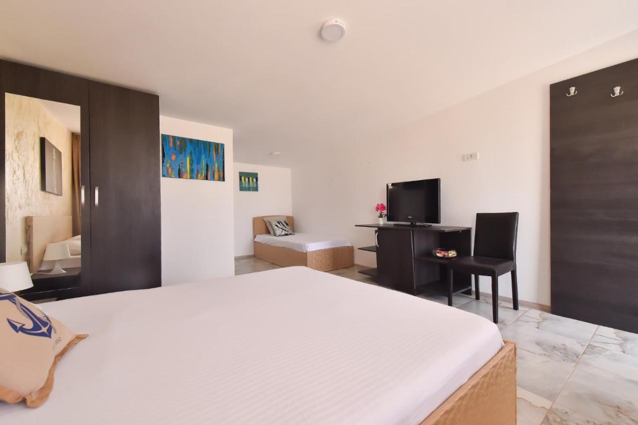 Chambre Triple - Vue sur Jardin