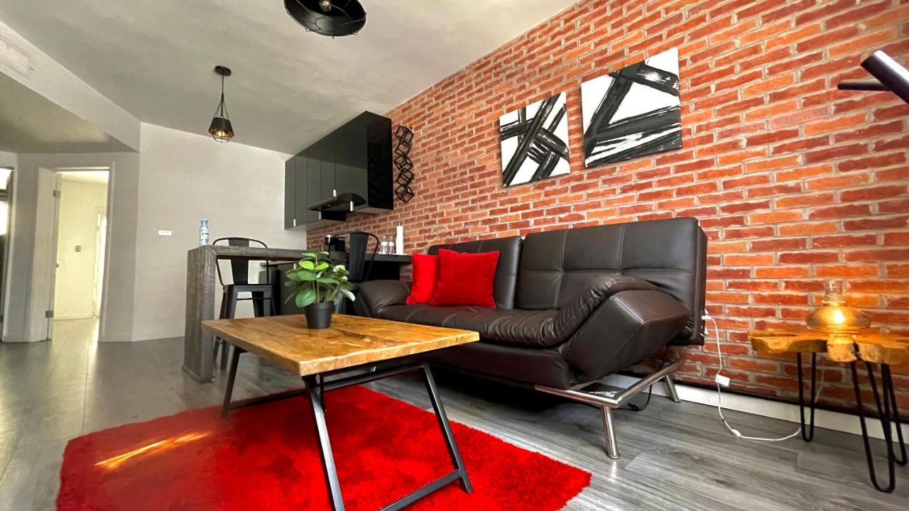 •Executive Suite• Quiet, Centrally & Comfortable - B&B