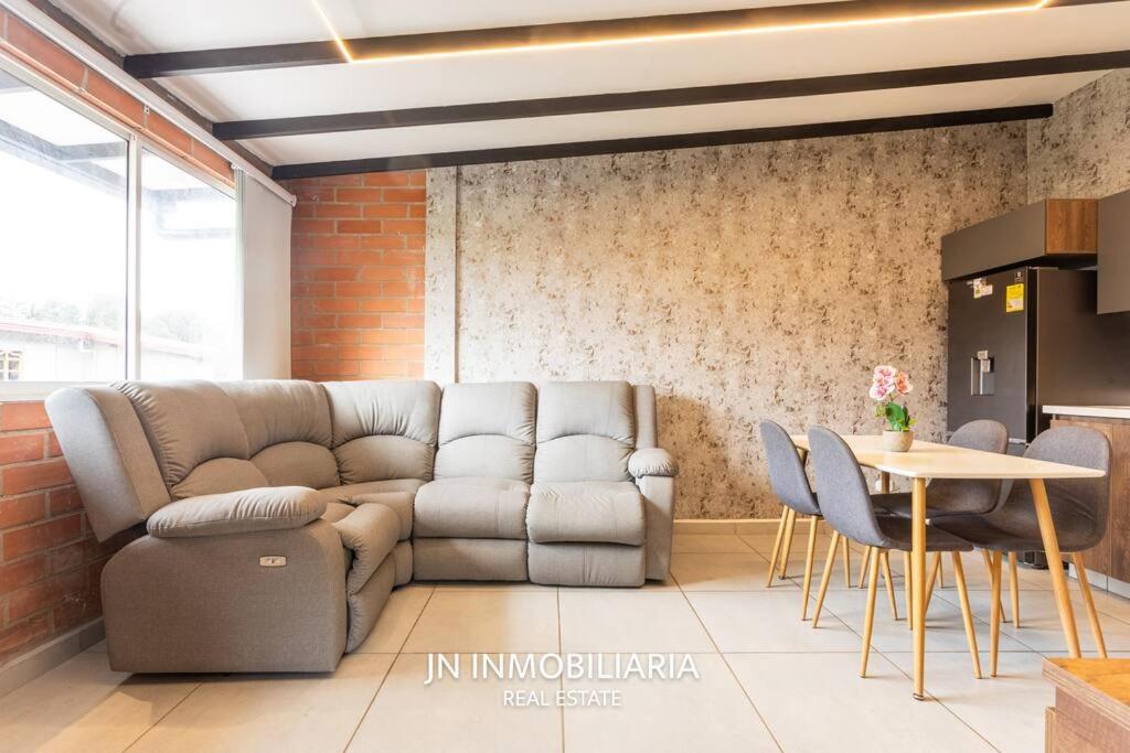 Nuevo Apartamento a 2 minutos del JMC jacuzzi - B&B Rionegro