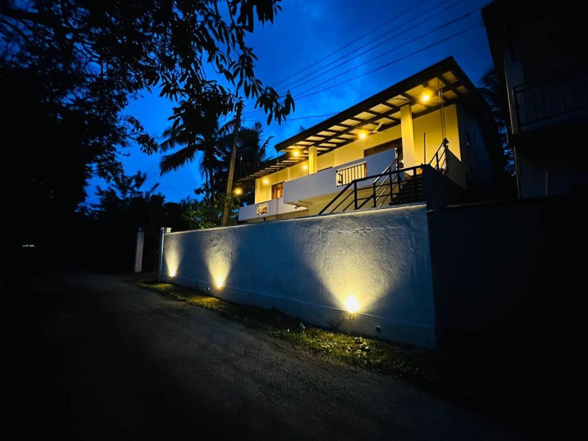 Villa Breeze - B&B Ahangama