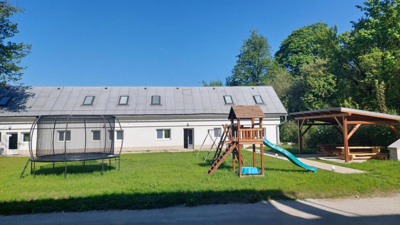 Amálkin Dvor - B&B Podbrezová