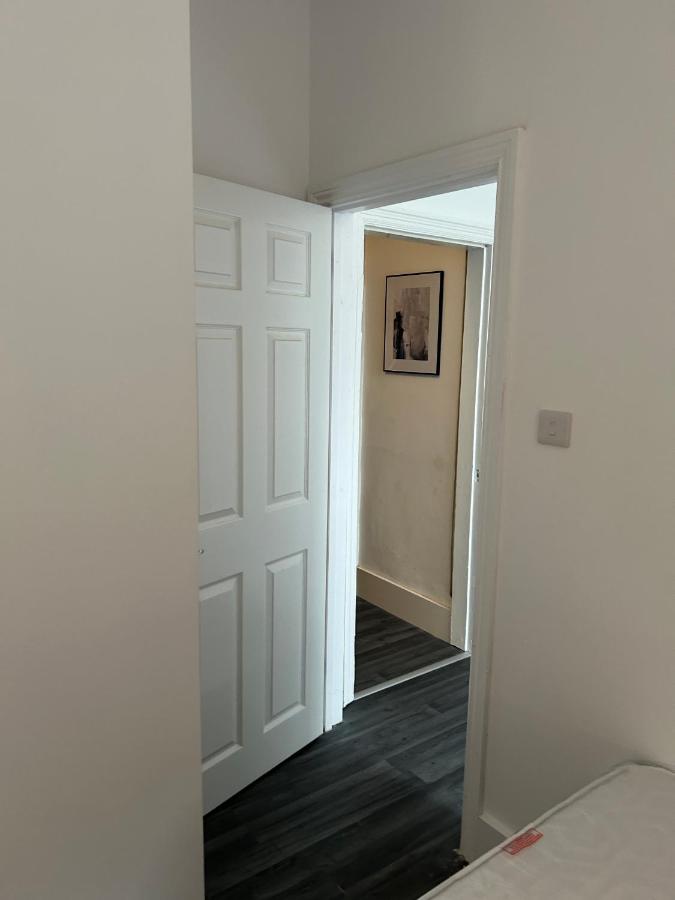 ChaRloHub 01 - B&B