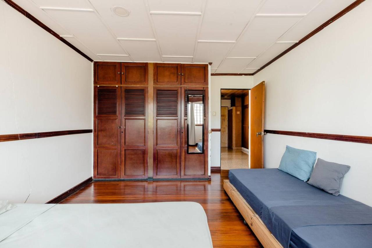 Dreibettzimmer mit Gemeinschaftsbad