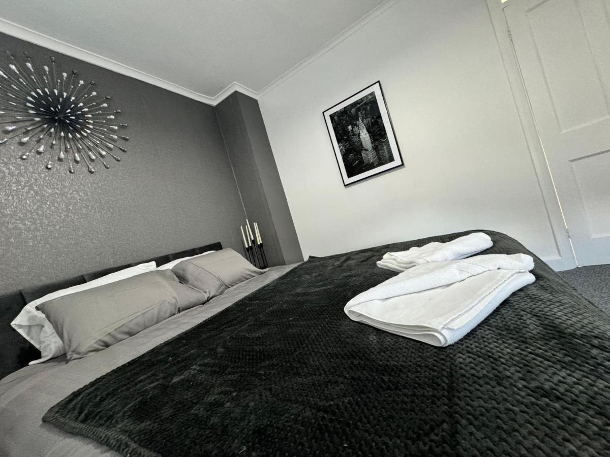 Home In Coventry - Ferienwohnung