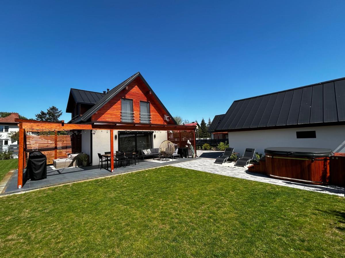 Lake HouseLubniewice domek całoroczny z jacuzzi blisko jeziora - Ferienwohnung