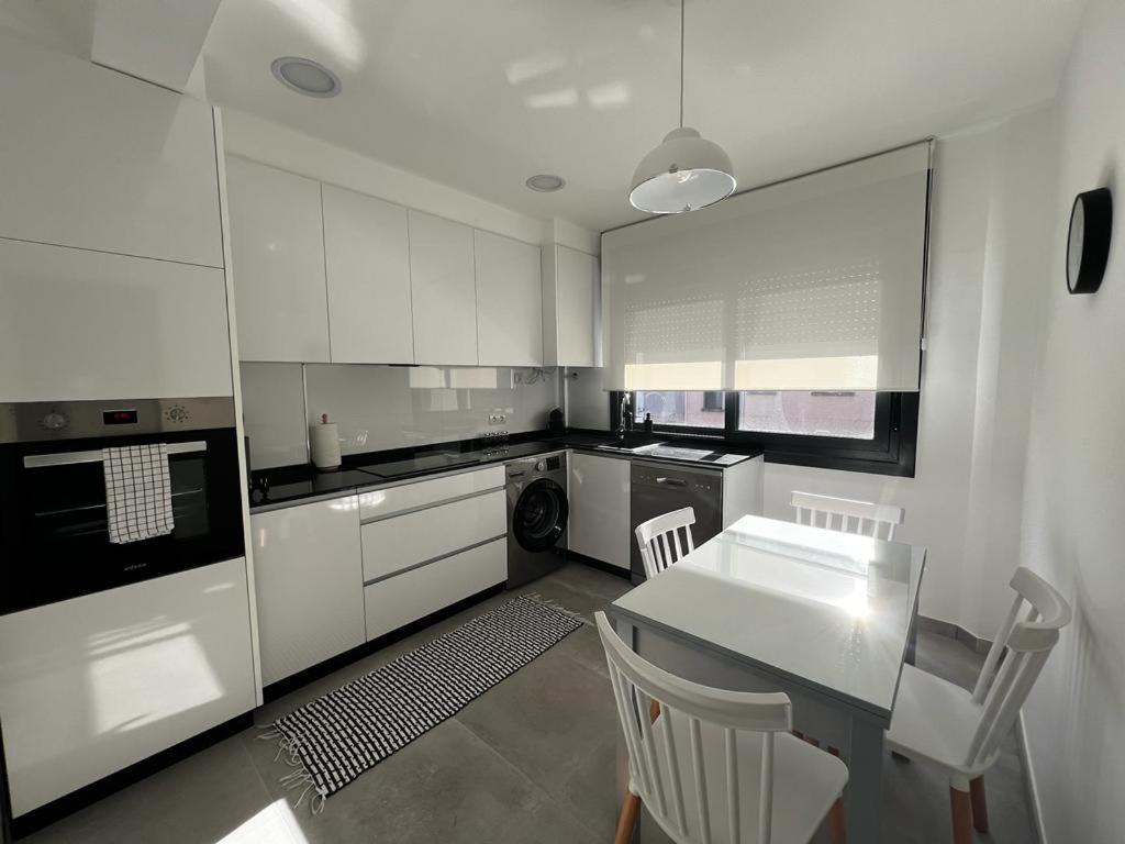 GRIS con Parking Gratis - Bed and Breakfast Vigo