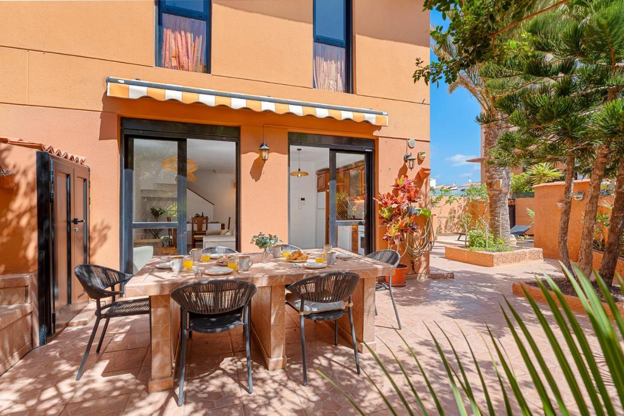 MEDANO4YOU Tropical Terrace Holiday Home - B&B