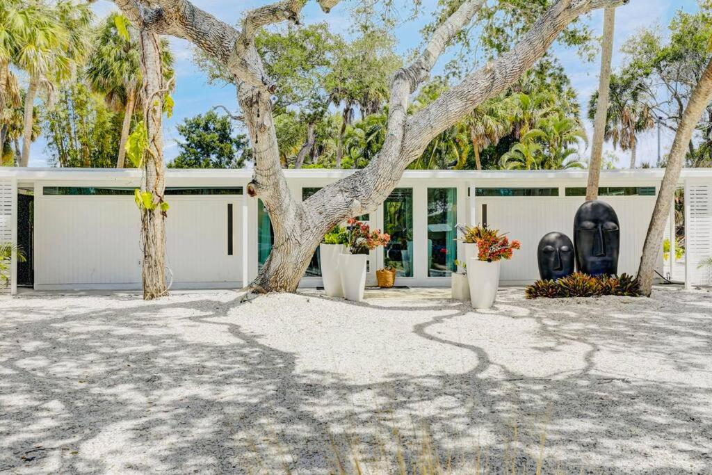 Zachs Siesta Key Beach House Heated Saltwater Pool Pet Friendly - Ferienwohnung Siesta Key