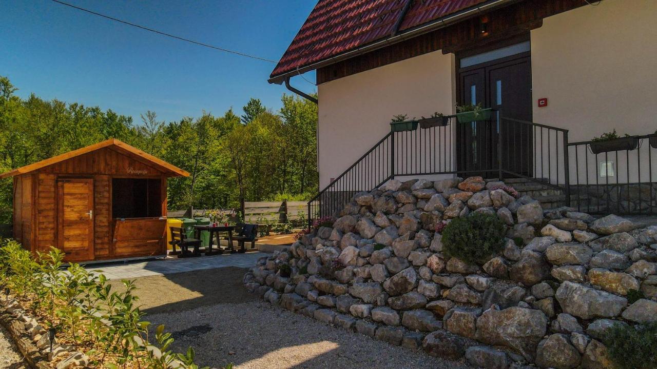 B&B Plitvica Seen - PLITVICKA KUCA M - Holiday Lodge - Bed and Breakfast Plitvica Seen