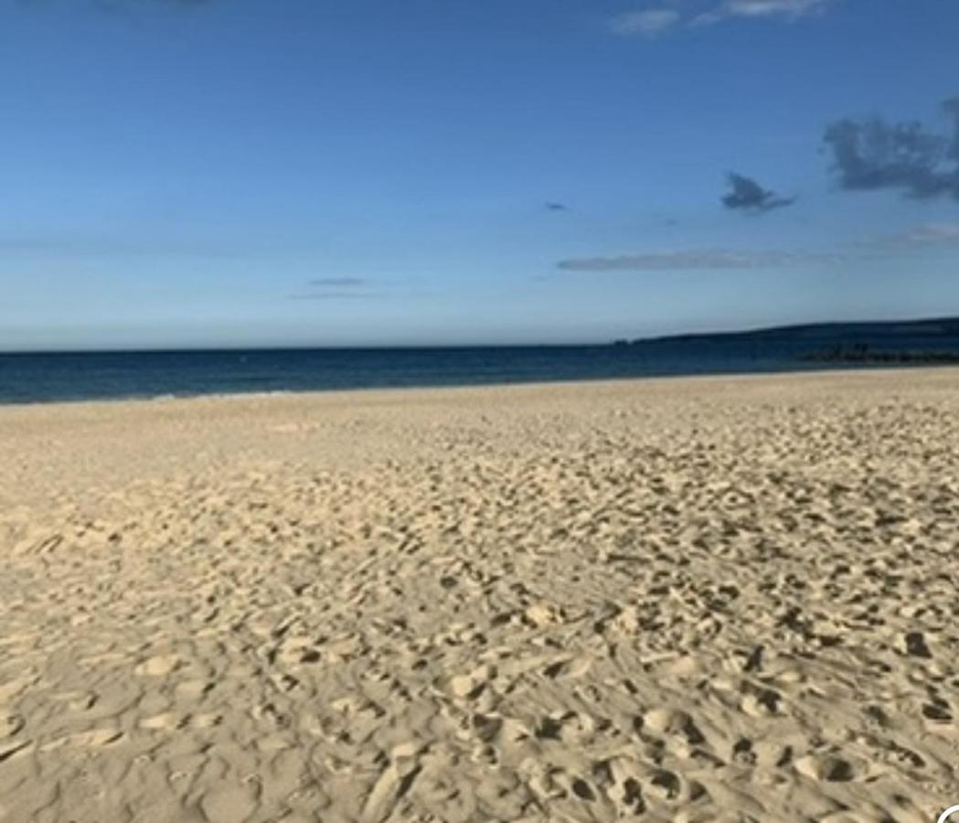 Coastal cottage on a bridle path in Lilliput- Sandbanks - B&B Parkstone