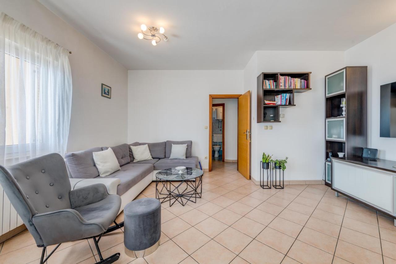 Apartment Krilo Jesenice - Ferienwohnung Krilo