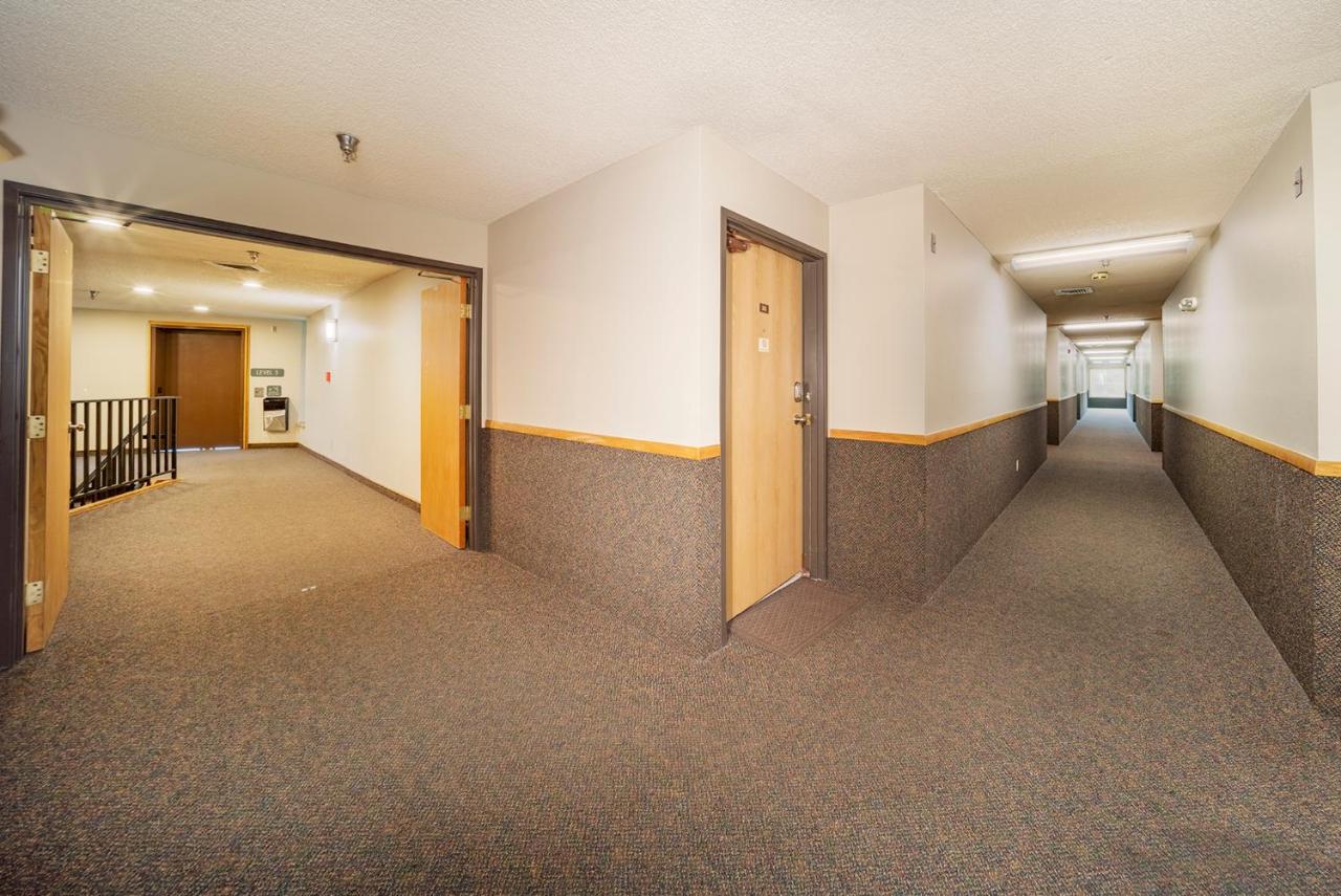 Snowblaze Condos Building E unit 310 by Stay Winter Park - B&B