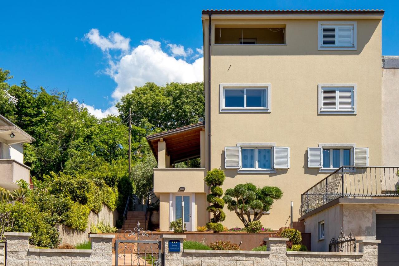 MLADENKA apartment - Ferienwohnung