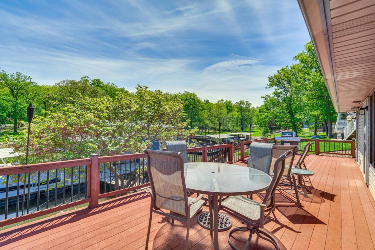 Private Dock and Deck Waterfront Camdenton Home! - B&B