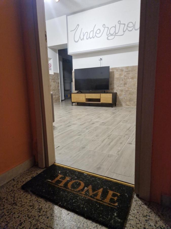 Underground Home Vicino metropolitana comasina - B&B