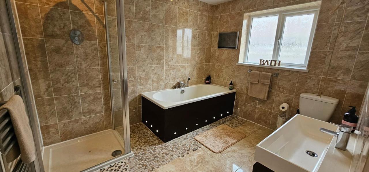 Seabreeze bungalow a 2 min walk from the beach - Ferienwohnung