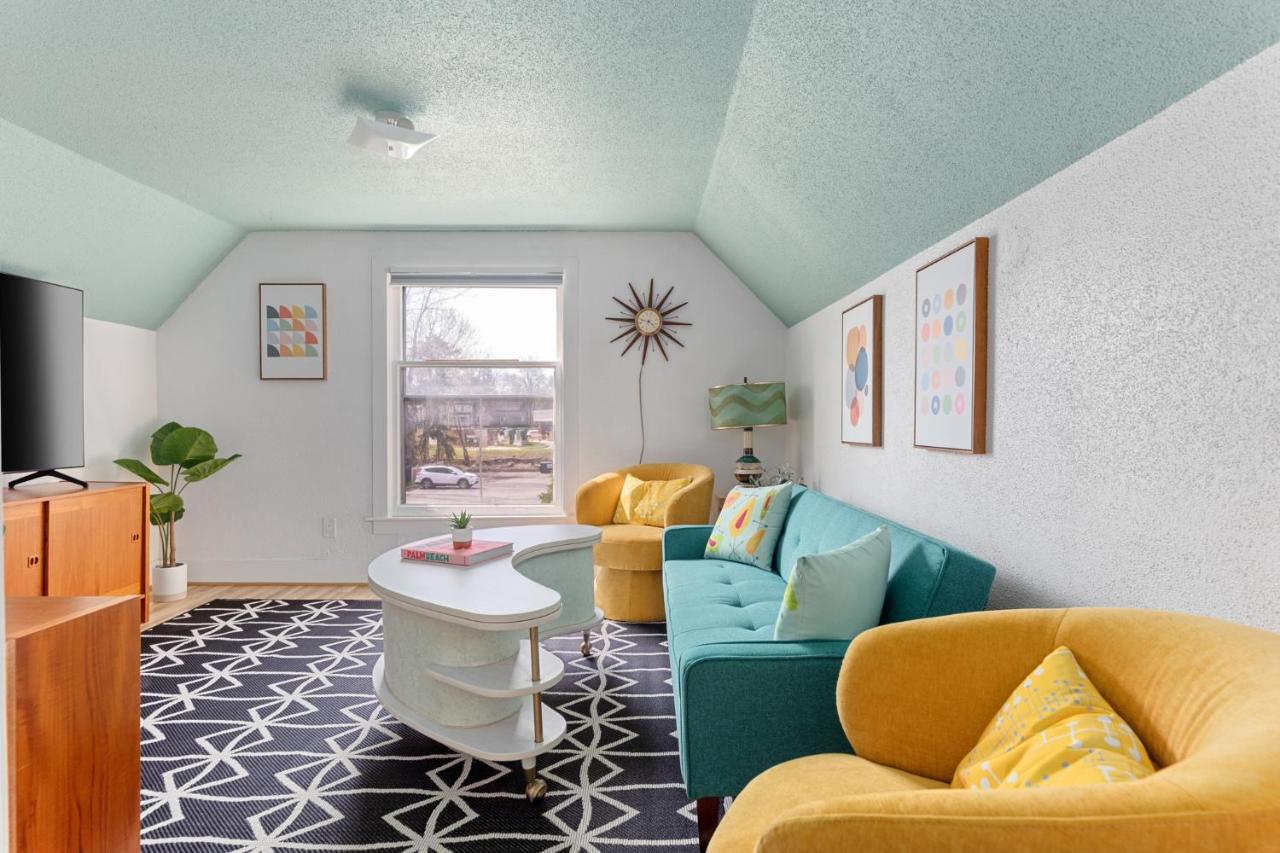 70's Vibe Beach Downtown AC Nightlife - B&B