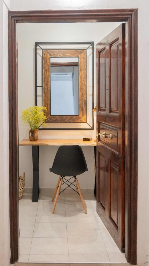 Cloe Corfu Airport Apartment - B&B
