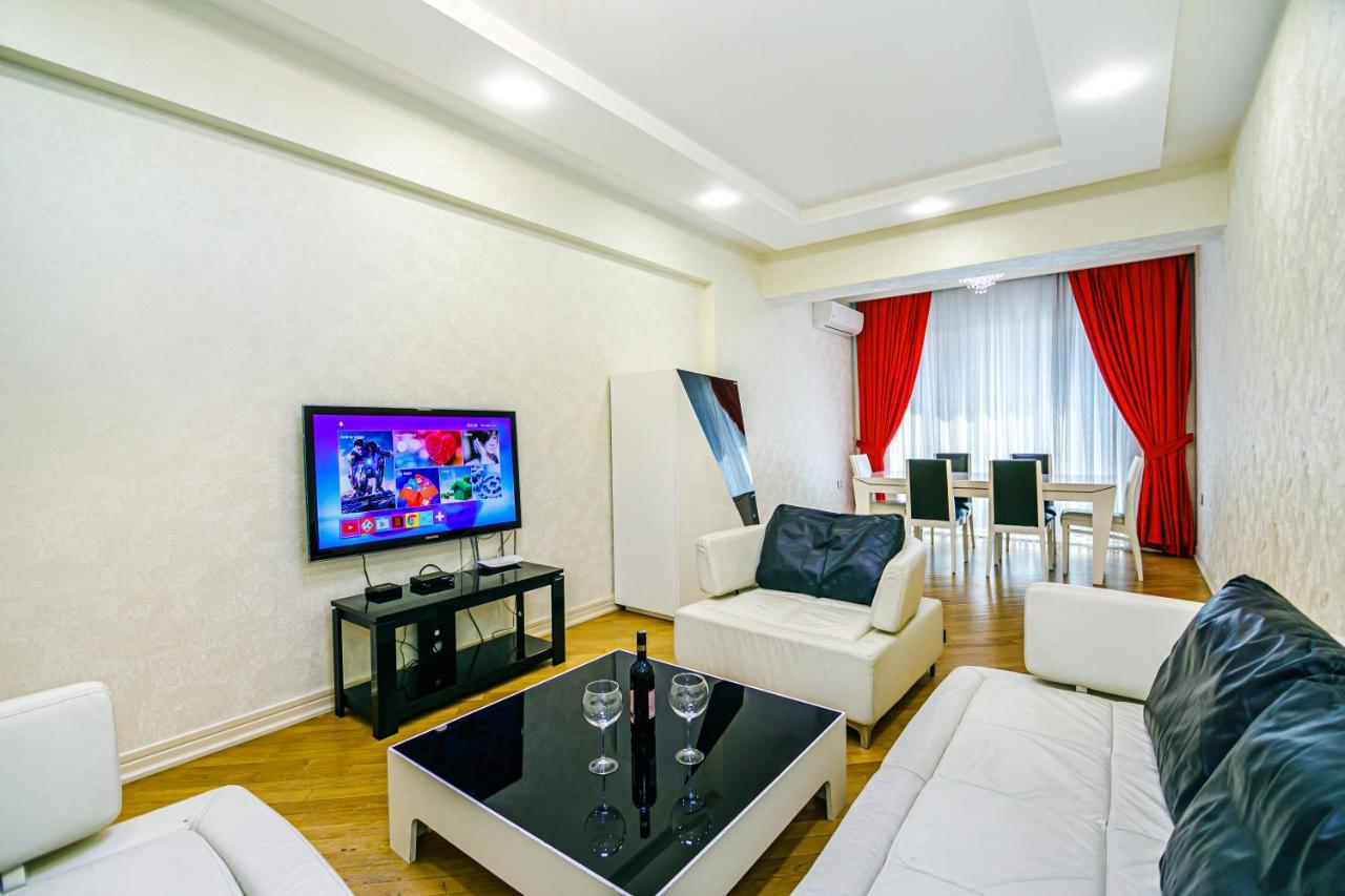 B&B Bakoe - Park azure Vip apartment by Baku housing - Bed and Breakfast Bakoe