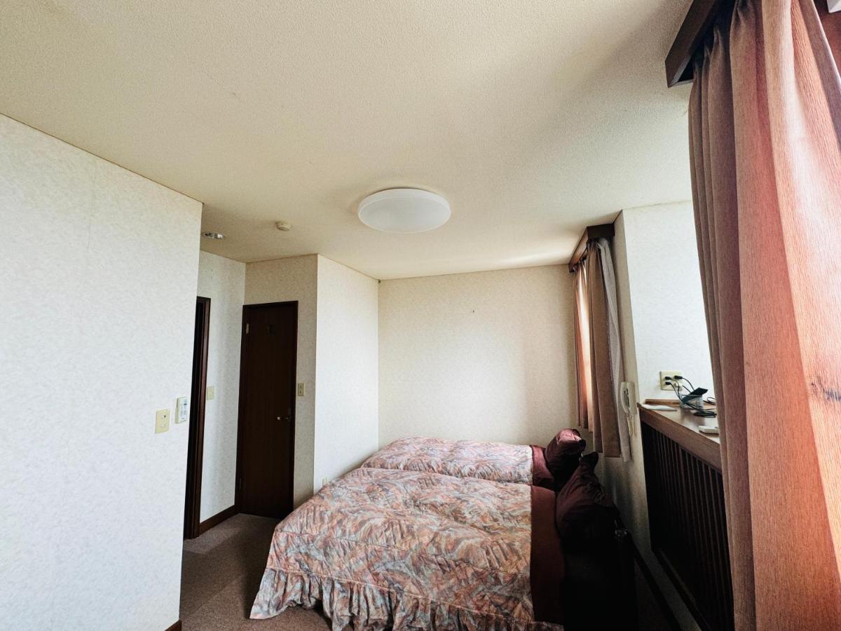 Twin Room with Mountain View