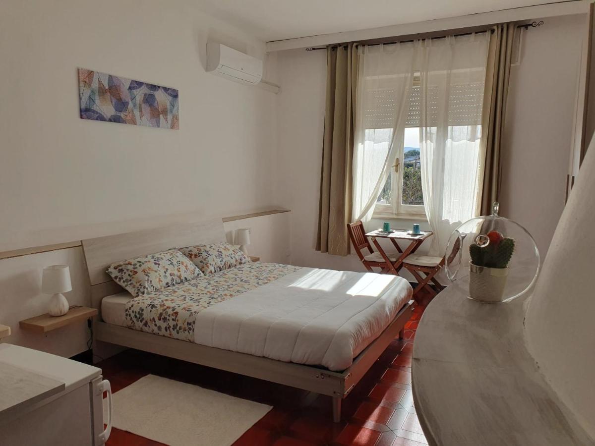 Sulla via del Mare Room I.U.N R5045 - B&B Terralba