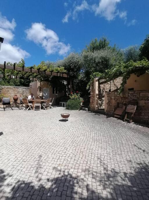 Unique Country House in the Algarve - B&B Paderne