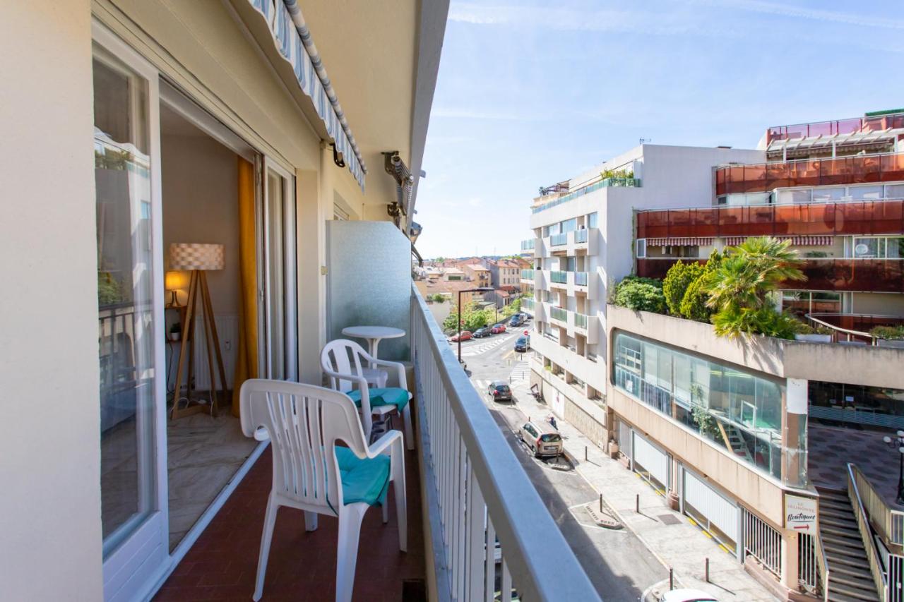 Studio Antibes 5min Train Station & Sea - AC & Balcony - B&B Antibes
