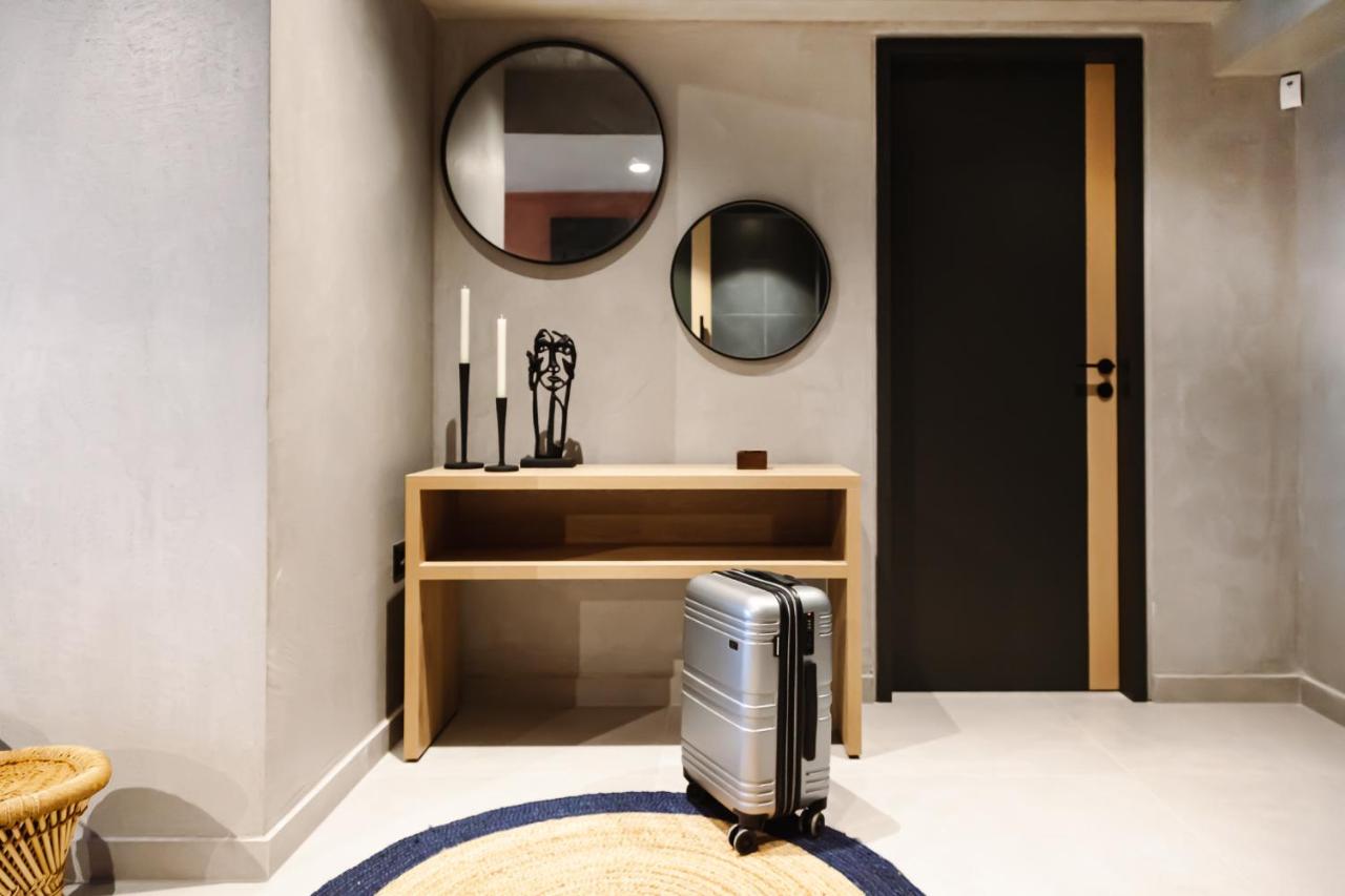 Orama Luxury Suite 3 Bedrooms with Private Pool - B&B