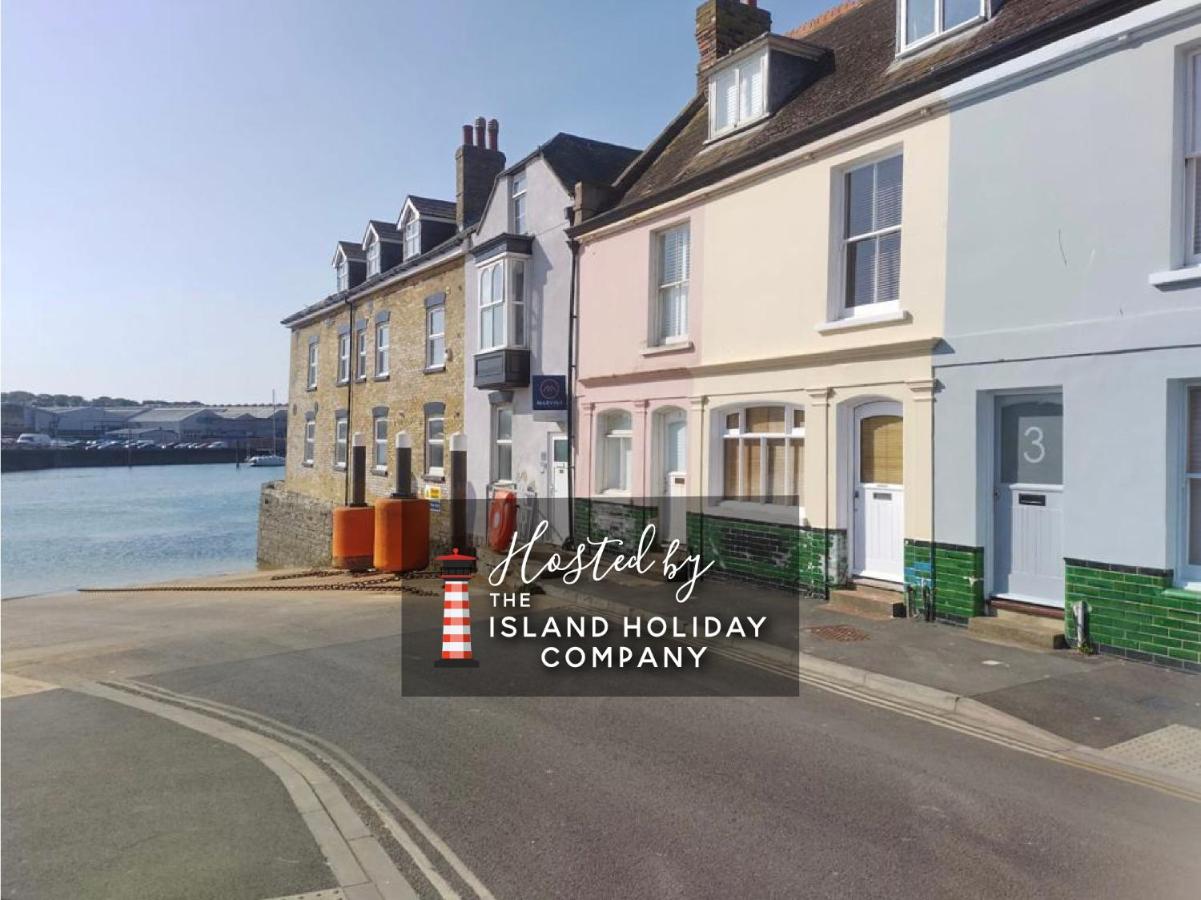 Chic Listed House with Harbour and River Views in Central Cowes - Walk to top restaurants - B&B