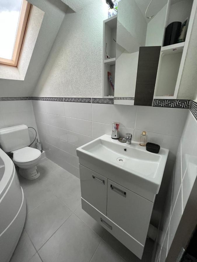 Dea apartment - Ferienwohnung Pristina